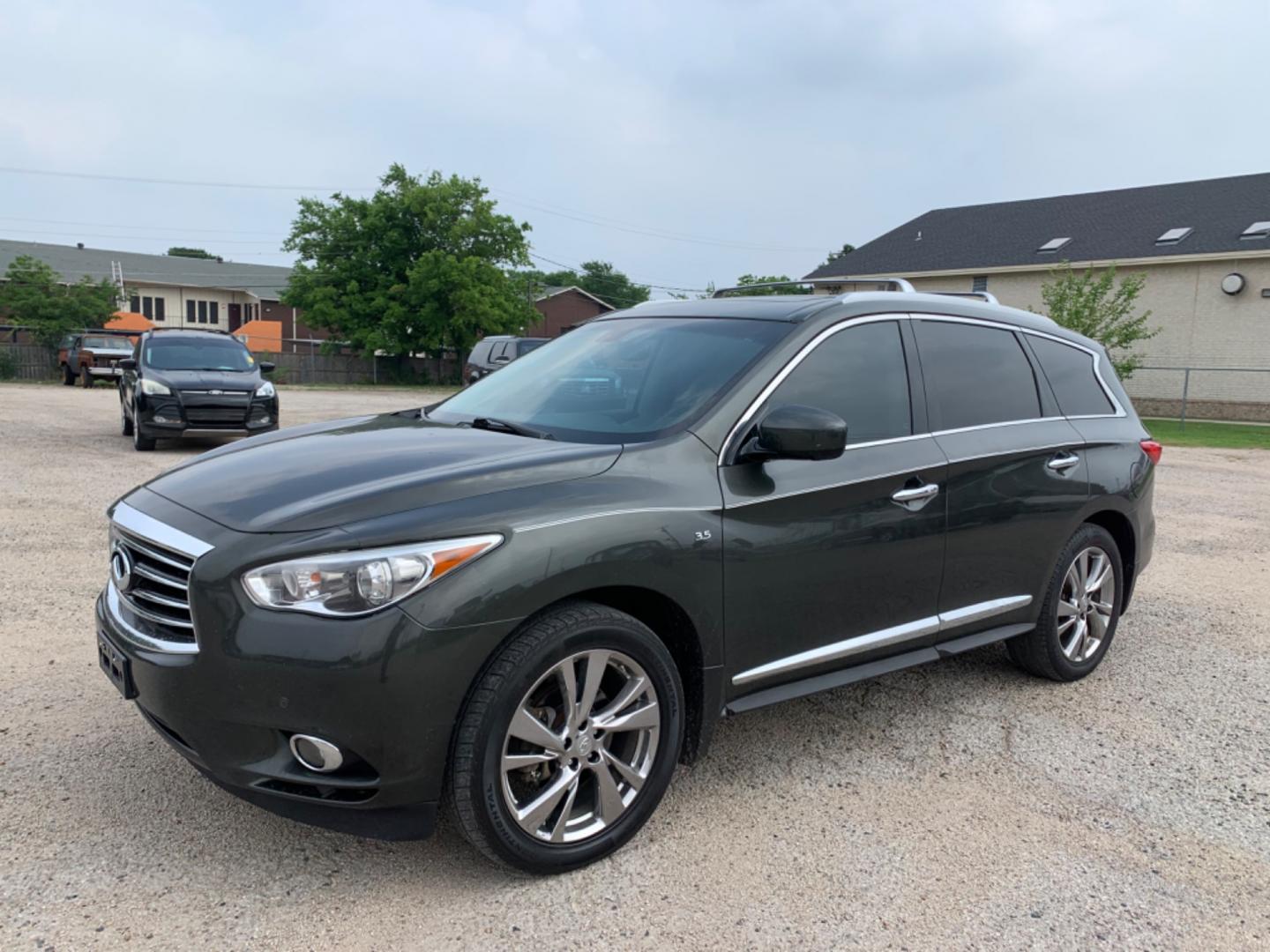 2014 Gray /Black Infiniti JX (5N1AL0MMXEC) with an 3.5 L engine, AUTOMATIC transmission, located at 1830 North Belt Line Road, Irving, TX, 75061, (469) 524-0199, 32.834373, -96.993584 - Photo#2